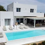 The Privacy By Seaviews Villa *