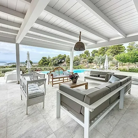 The Privacy By Seaviews *